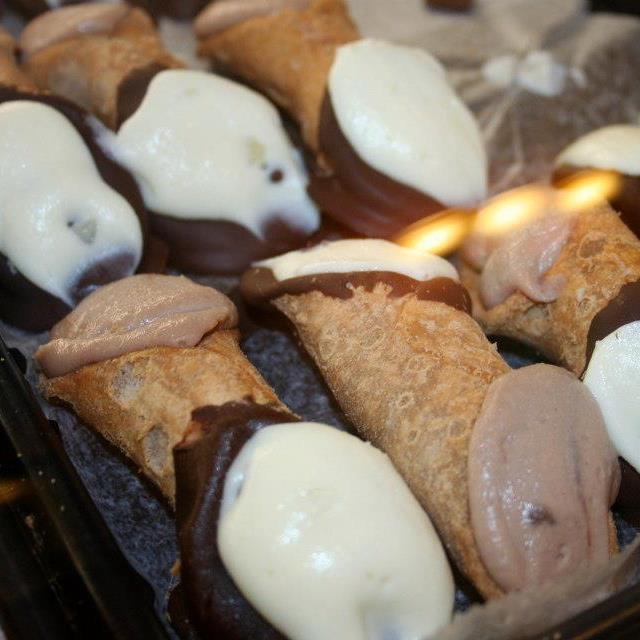 Les cannolis du Monteleone's Bakery & Café. Photo: Facebook F. Monteleone Bakery
