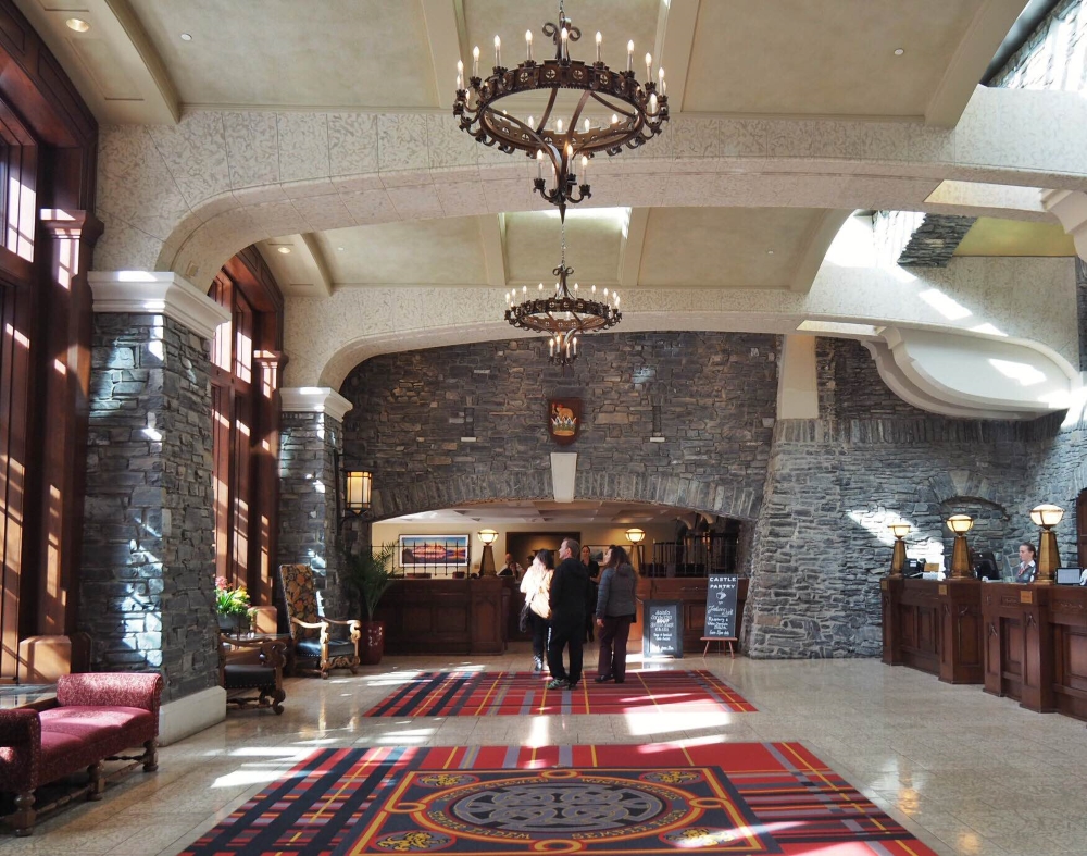 Le lobby de l'hôtel Banff Springs. Photo: Marie-Julie Gagnon
