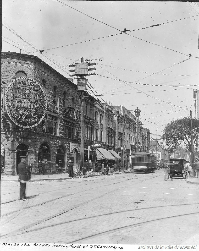 Cinéma Impérial en 1921 Le théâtre Impérial sur la rue Bleury a ouvert au public en avril 1913 et est l’un des seuls cinémas de cette époque encore en activité de nos jours. Photo : Archives de la Ville de Montréal