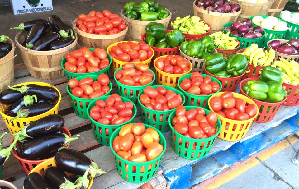 Les étals du Marché Jean-Talon et de tous les marchés publics du Québec débordent des couleurs et des variétés de légumes du Québec en cette saison.