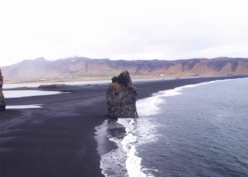 Voyager en Islande offre cette impression d’être seul au monde et d’être la première personne à explorer ce lieu. 