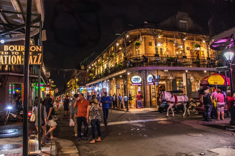 Bourbon Street, Nouvelle-Orléans. Photo: Wayne Hsieh, Flickr