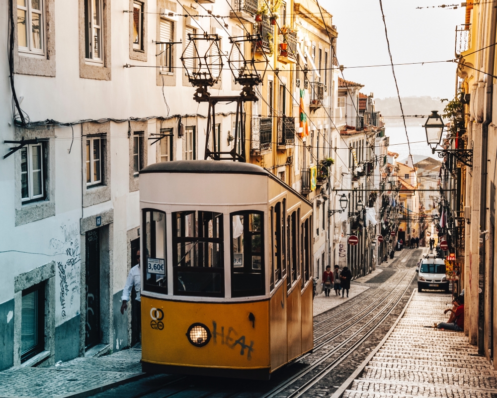 Les tramways de Lisbonne. Photo: Alfons Morales, Unsplash