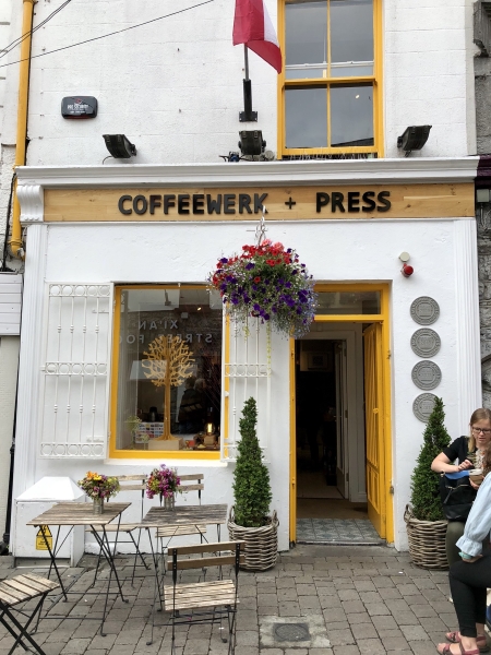Le Coffeewerk + Press, là où notre chroniqueuse Marie-Julie Gagnon a bu le meilleur latte de son séjour européen. Photo: Marie-Julie Gagnon