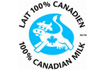 Ancien logo du lait canadien émis par Les producteurs laitiers du Canada. Il est toujours en vigueur et plusieurs entreprises continuent de l'utiliser.