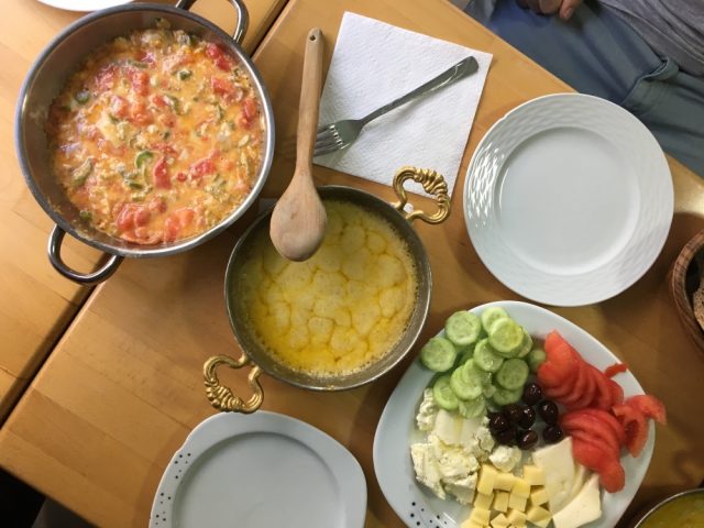 Déjeuner traditionnel. Photo: Véronique Leduc