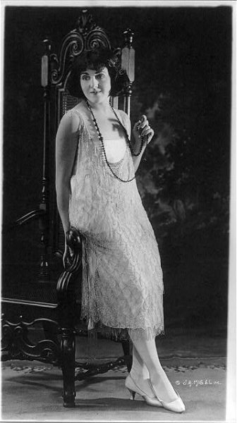 Les années folles (1920) – La Mode habille l'Histoire