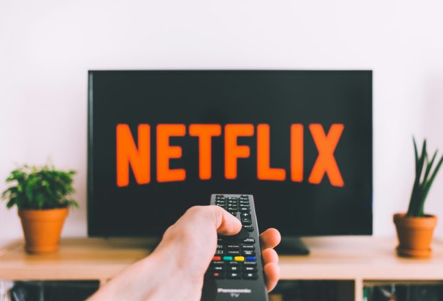 Couper Netflix et cie: voici l’offre télévisuelle au Québec en 2025